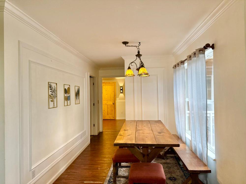 5Bedrooms*4KING BEDS*OUTSTANDING LOCATION*HotTub*